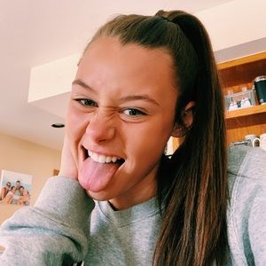 Meet your Posher, Ava